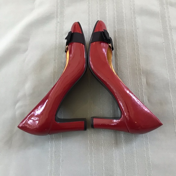 Nine West cherry red / black bow career shoes - Picture 4 of 5